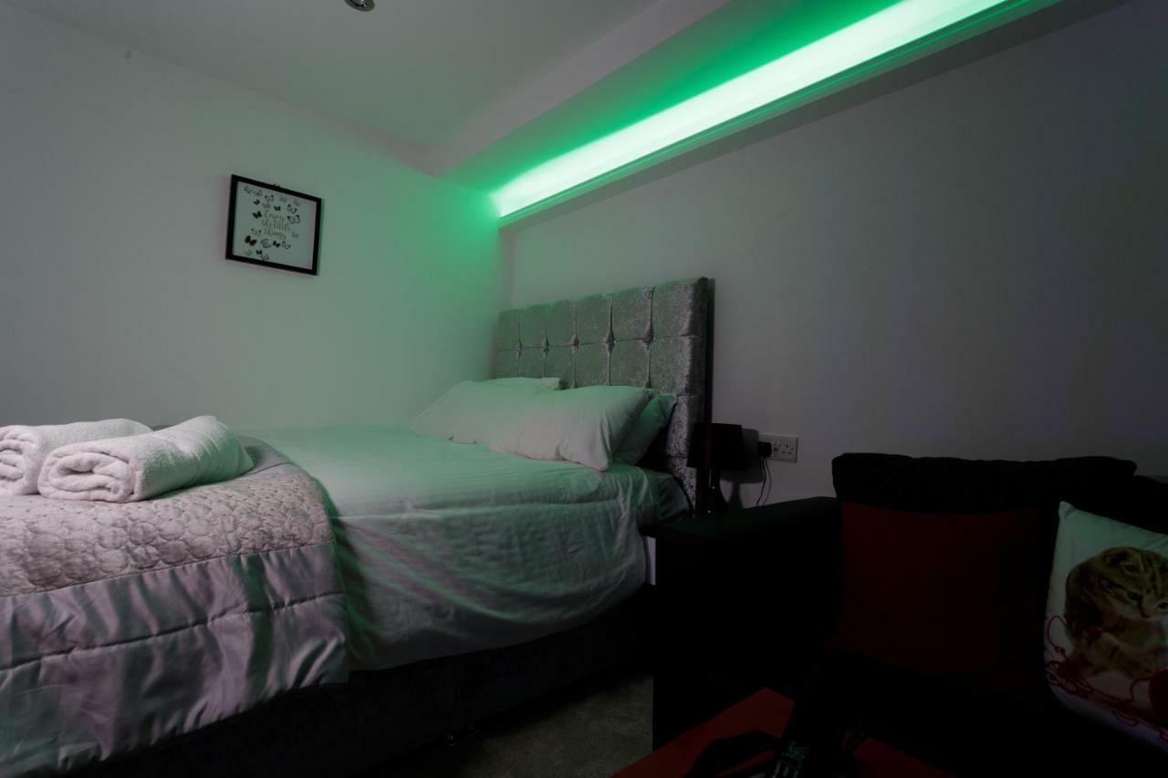 Clifton Bespoke Serviced Apartments Лидс Экстерьер фото