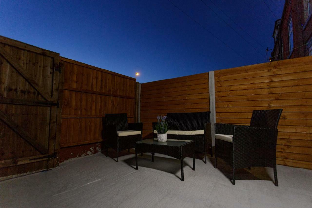 Clifton Bespoke Serviced Apartments Лидс Экстерьер фото